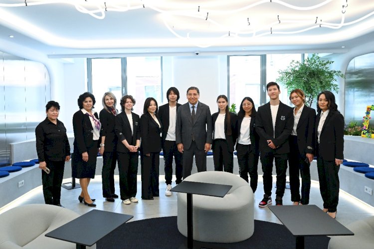 Ерболат Досаев білім беруде инновациялық әдіспен жұмыс істейтін жекеменшік мектепке барды