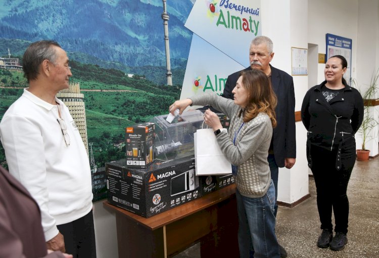 «Ақшамның» жеңімпаз оқырмандары сыйлыққа  ие болды