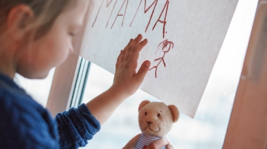  Елімізде 300-ден астам адам жетім балаларға тәлімгер болды