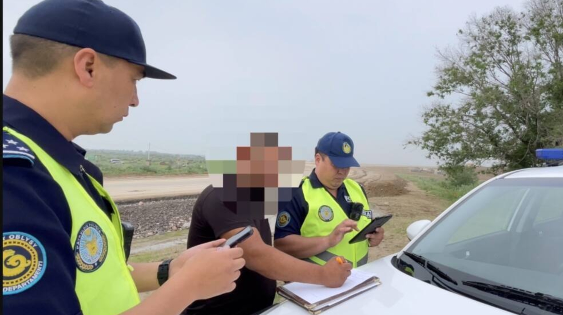 Жол жиегімен жүруге болмайды