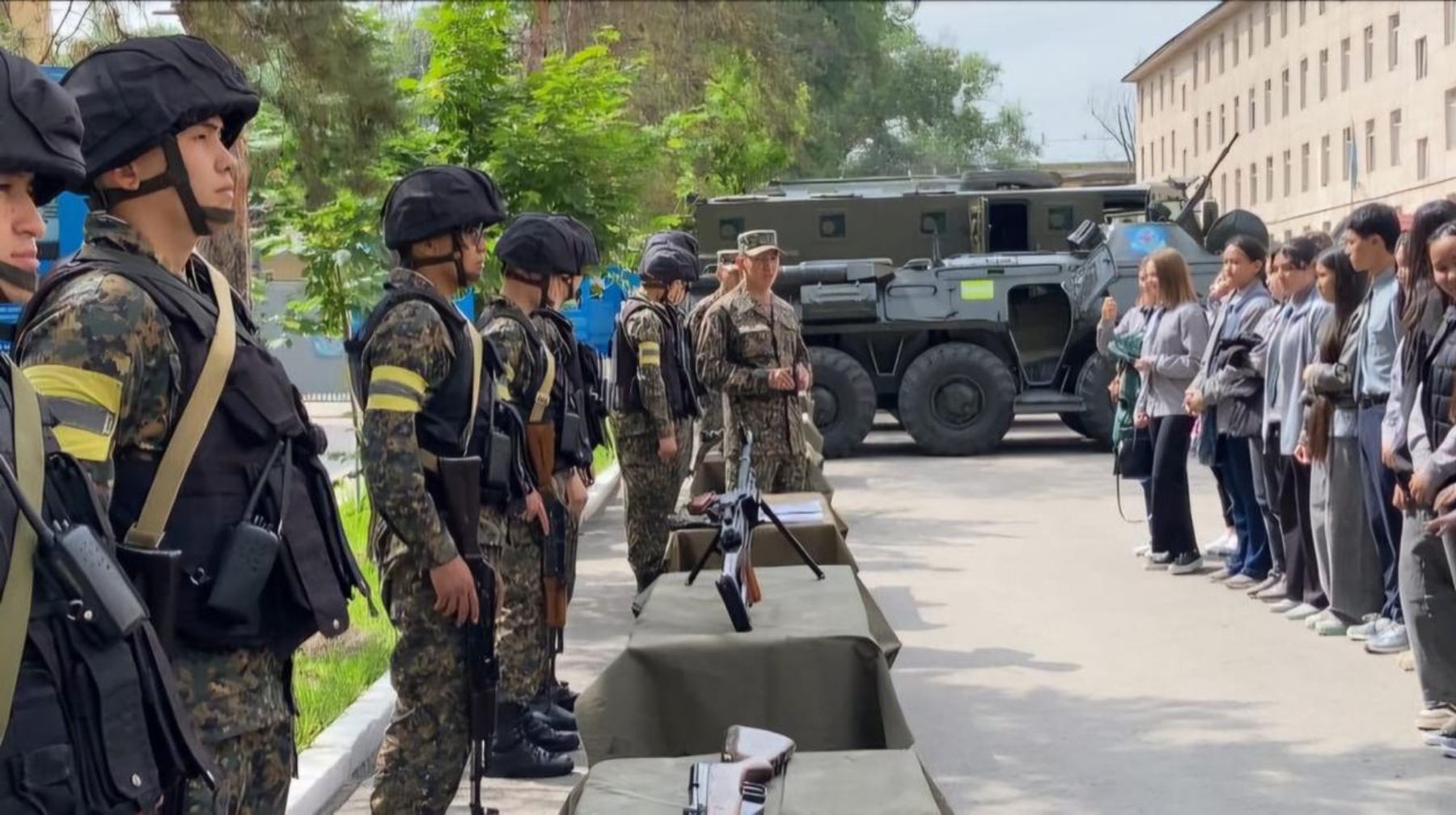 Студенттер Ұлттық ұланның әскери бөлімінде болды