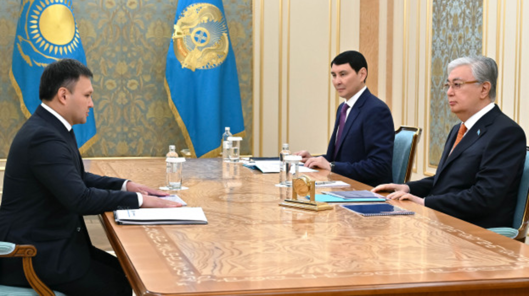 Президент «ҚазМұнайГаз» ҰК» АҚ басқарма төрағасының міндетін атқарушы Асхат Хасеновті қабылдады