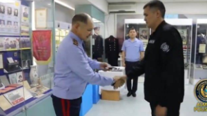 Алматының жас полицейлері алғашқы офицерлік шендерін алды 