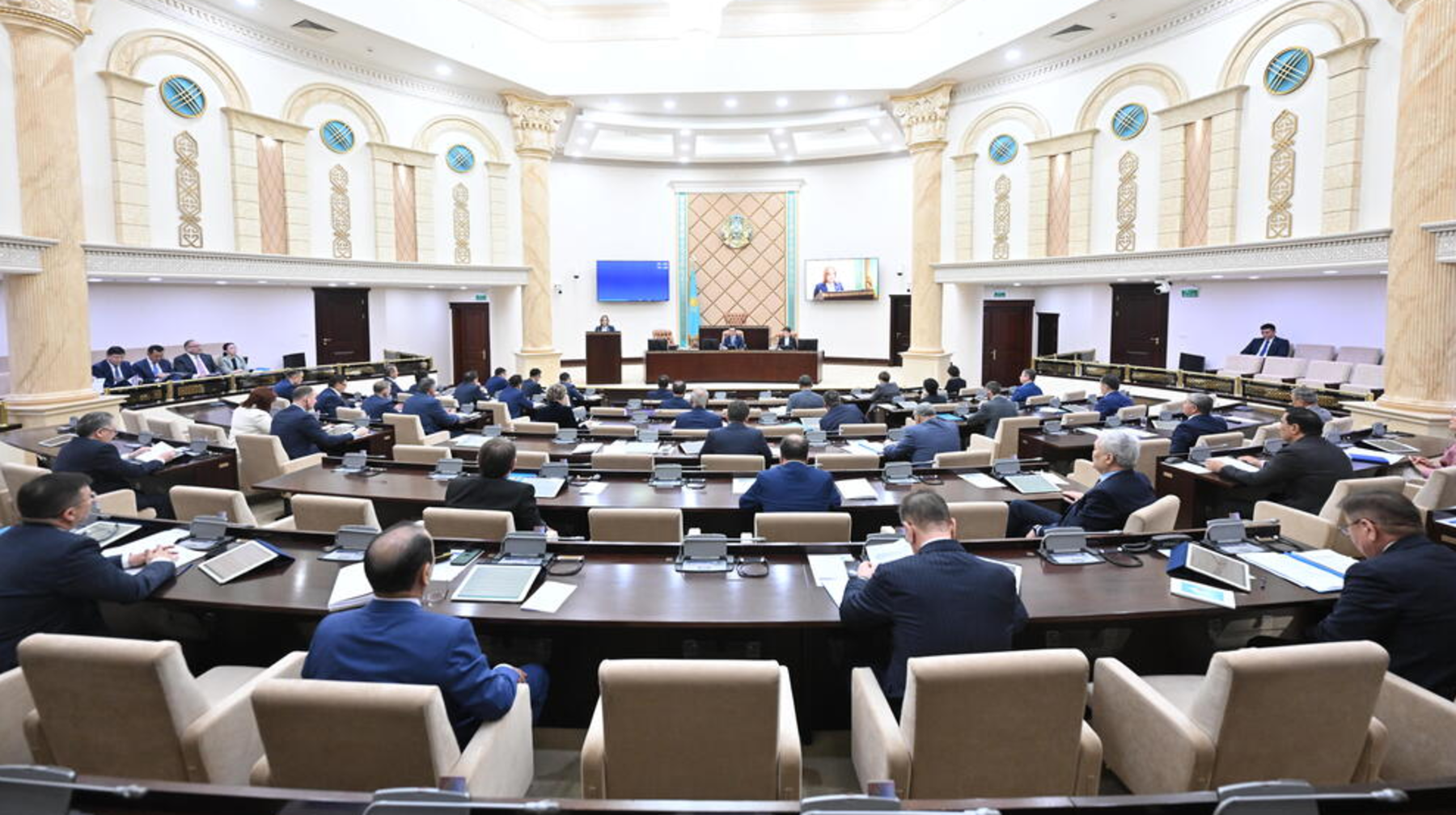 Сенат масс-медиа туралы заңды мақұлдады