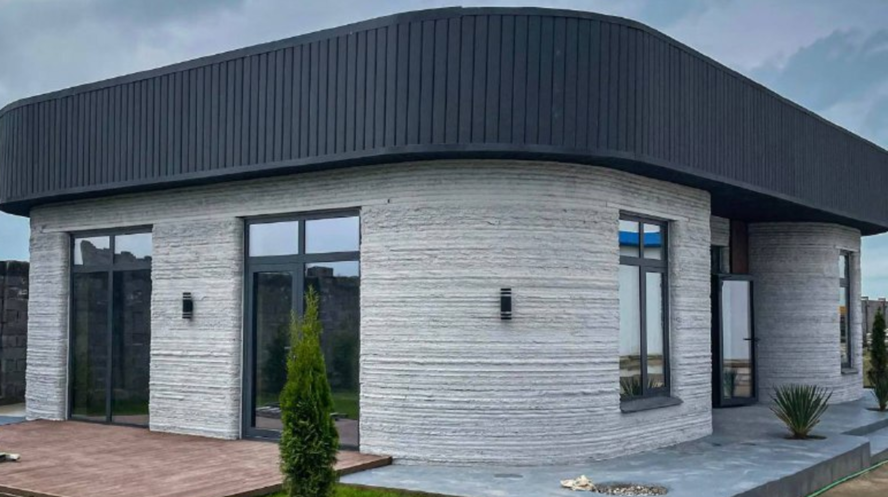 Алматыда қабырғасы 3D-принтерде басылған үй салынды