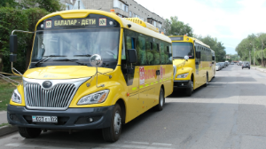 Алматыдағы мектеп автобустары жаңа оқу жылында 14 мыңнан астам баланы тасымалдайды