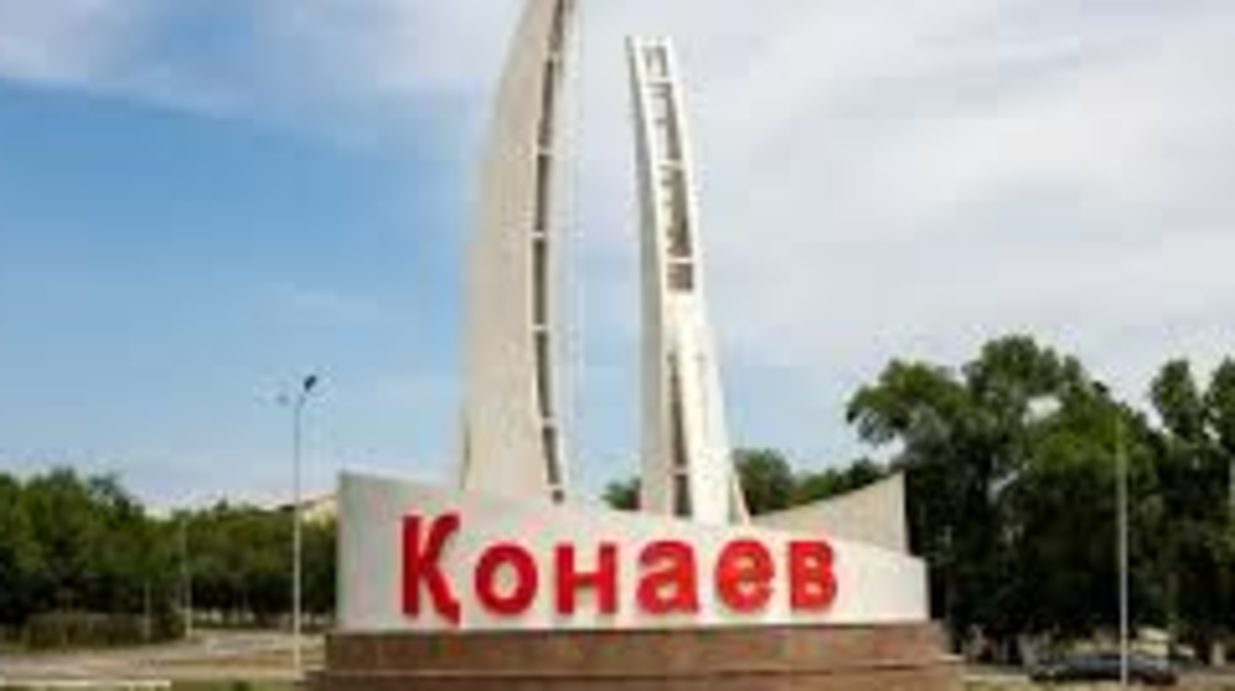 Алматы облысында туристер мінген автобус құмға батып қалды