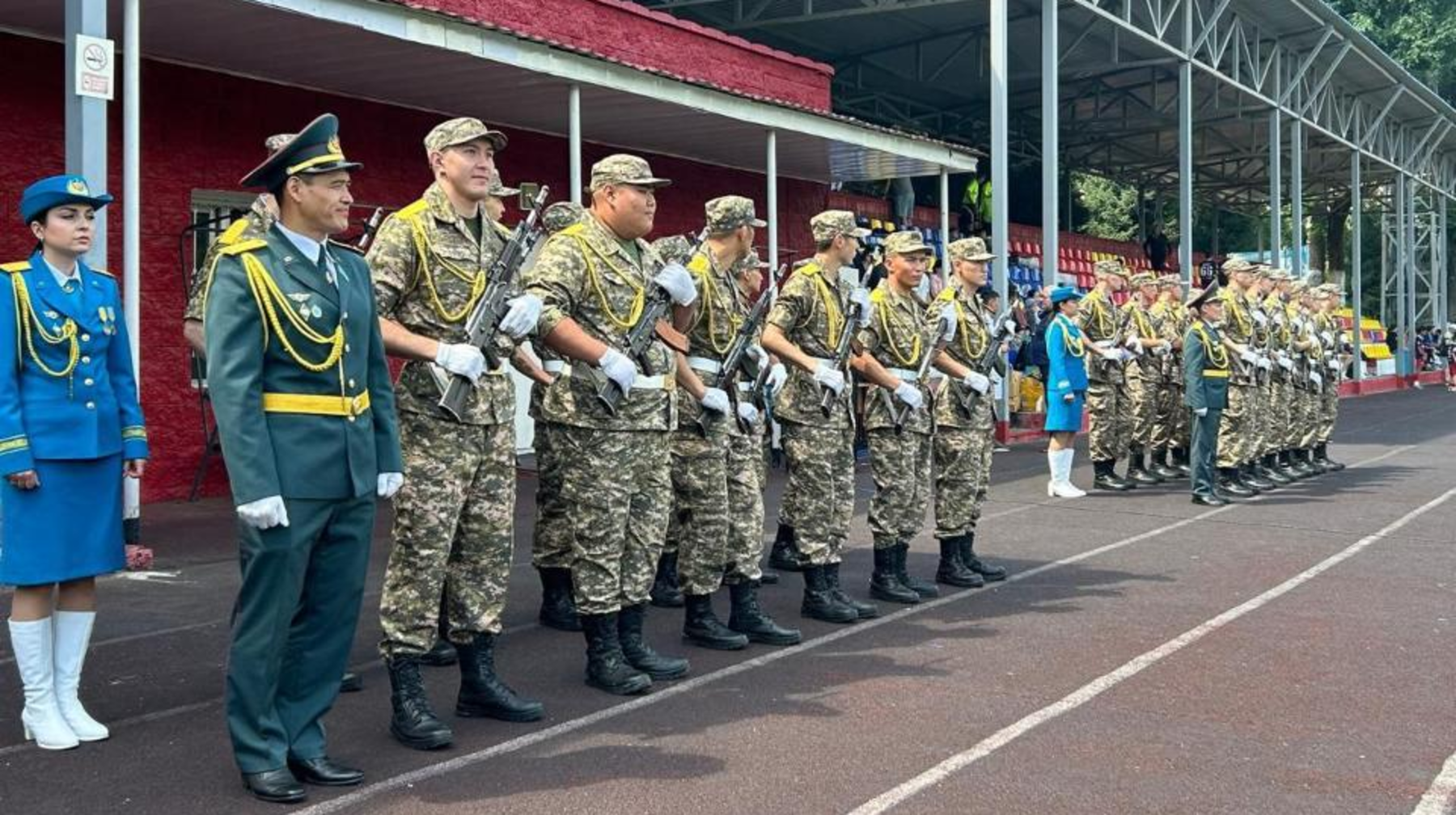 Алматыда әлем және Азия чемпиондары әскери ант берді