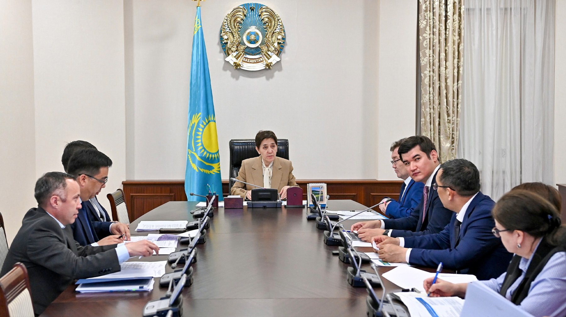 Студенттерге гранттарды қайта бөлу мәселесі қаралуда