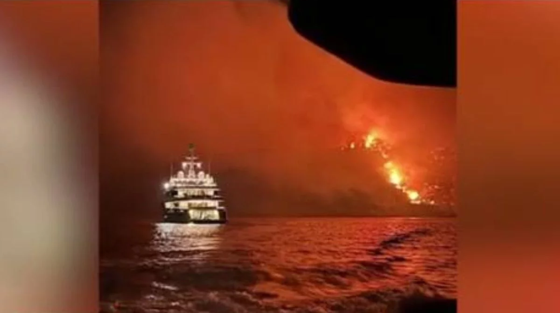 Қазақстандық туристердің кесірінен Грекияда тұтас арал отқа оранды