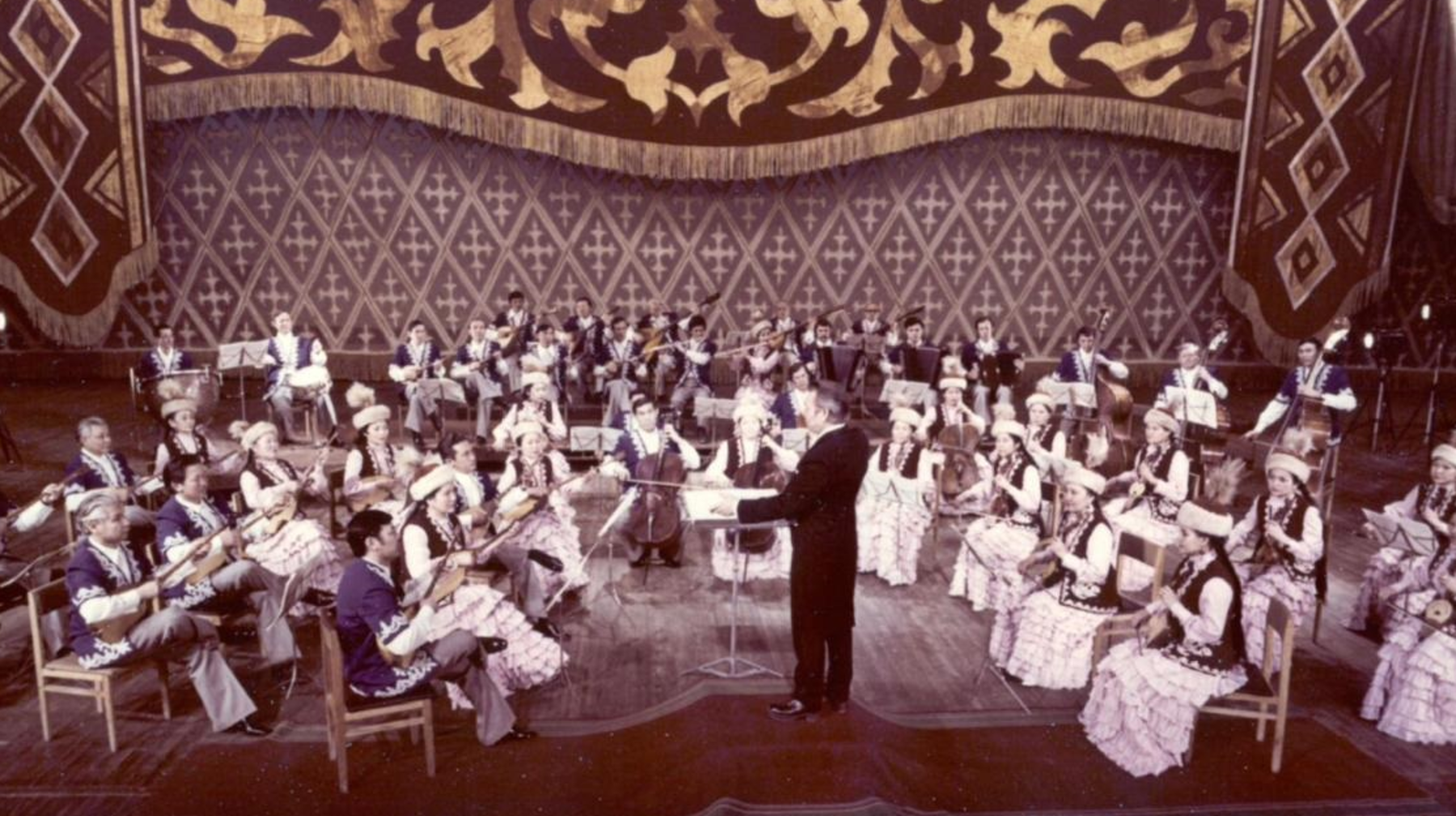 Бүгін Құрманғазы атындағы Қазақ ұлттық халық аспаптар оркестріне 90 жыл толды!