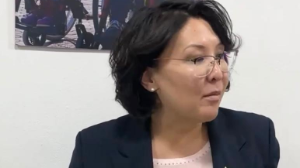 Мәслихат депутаты балаларға тарту жасады