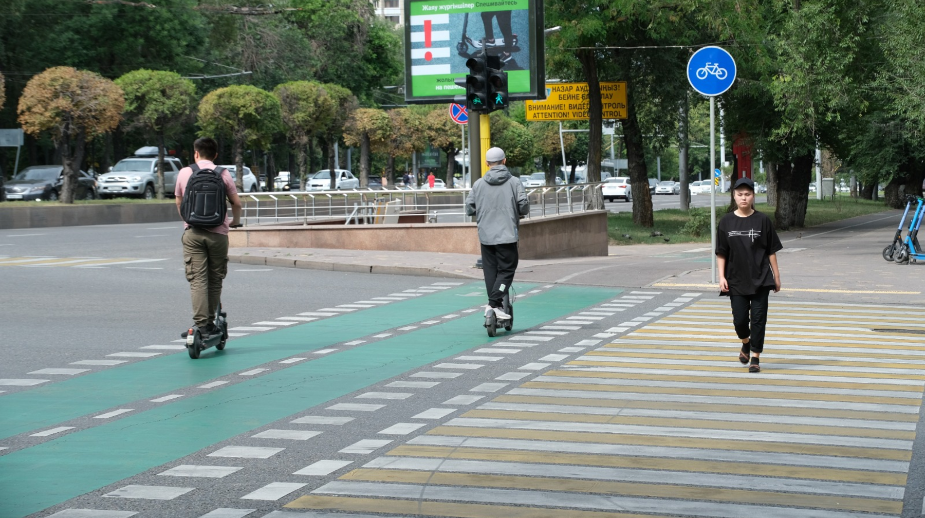 Алматы тұрғындарына электросамокаттарда жүруді ереже бойынша үйретеді
