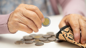 Қазақстанда базалық зейнетақының ең төменгі мөлшері қанша?