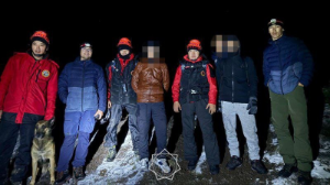 Тауда адасып қалған жас туристерді құтқарушылар тапты