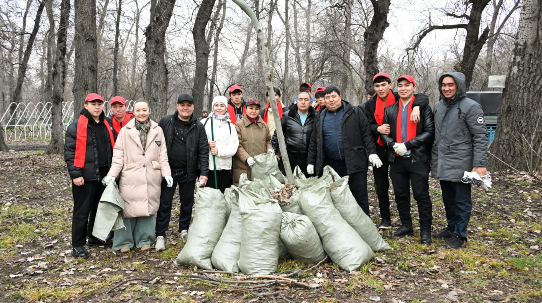 Алматыда қыстың алдында Баум тоғайы тазартылды