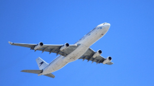 Алматылық дәрігер ұшақта есінен танып қалған студенттің өмірін сақтап қалды