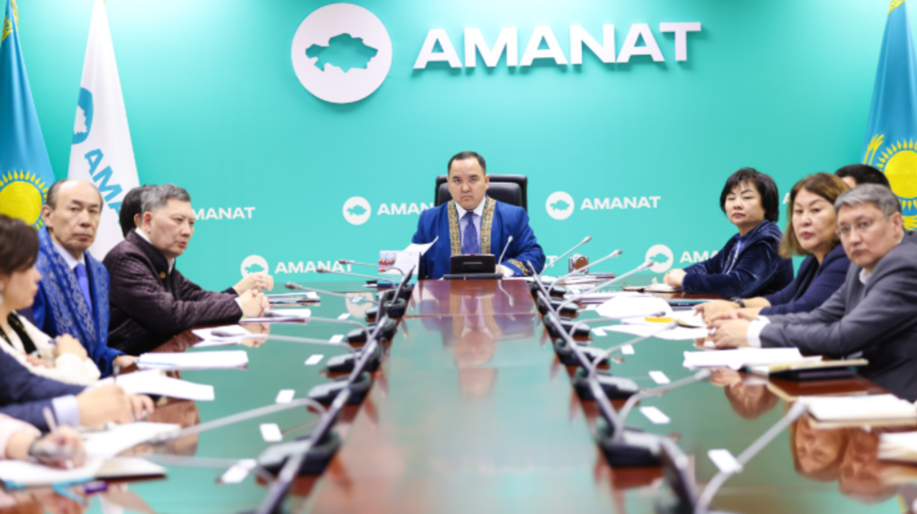 Ұлттық киім күні: «AMANAT» партиясы ұлттық дәстүрімізді нығайтуда