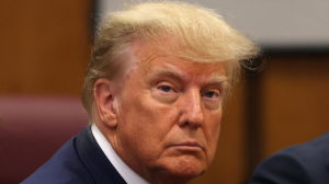 АҚШ-та мұғалімдер Дональд Трампты сотқа берді