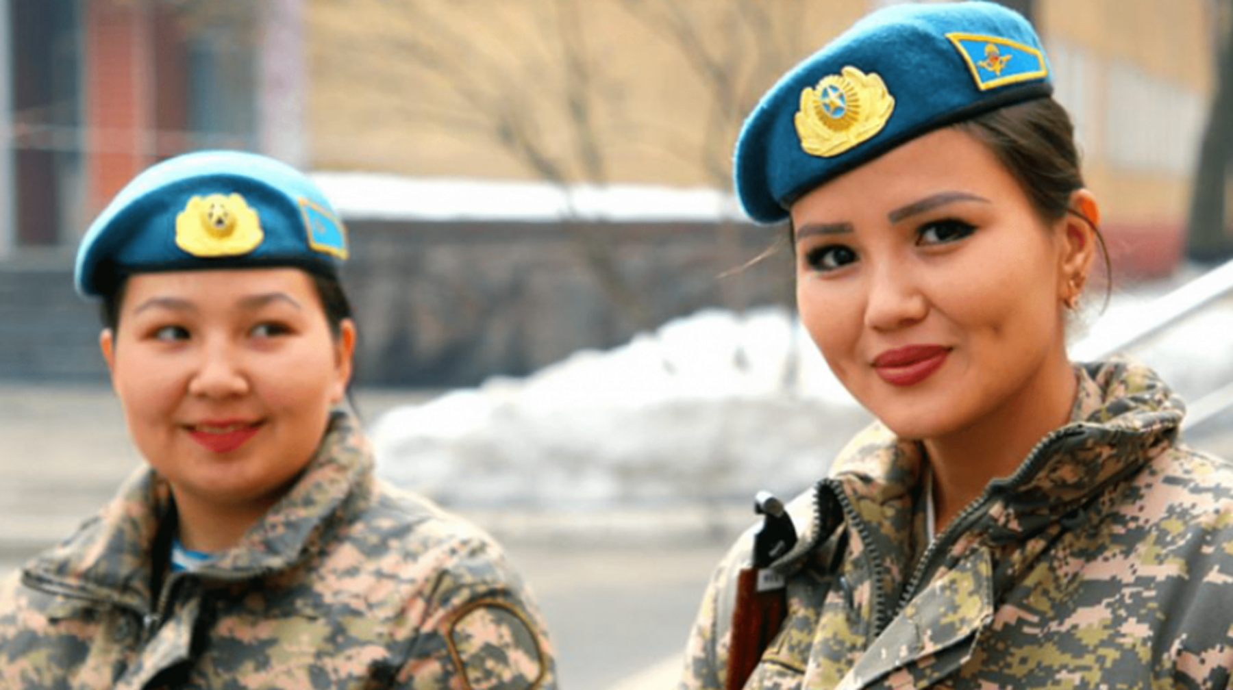 Қыздар да әскерге шақырылады: жаңа заң 2026 жылы күшіне енеді