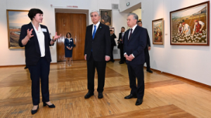 Қазақстан мен Өзбекстан президенттері Әбілхан Қастеев пен Орал Таңсықбаевтың туындыларын тамашалады