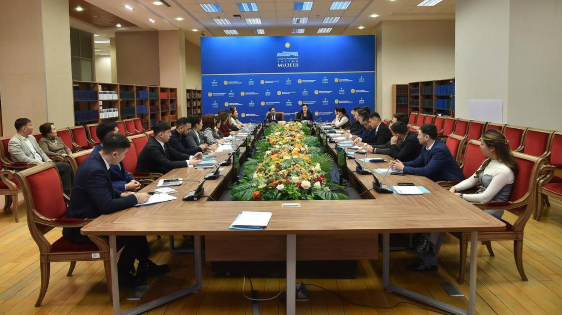 Мемлекеттік рәміздер мен ведомстволық наградалар мәселелері жөнінде республикалық семинар өтті