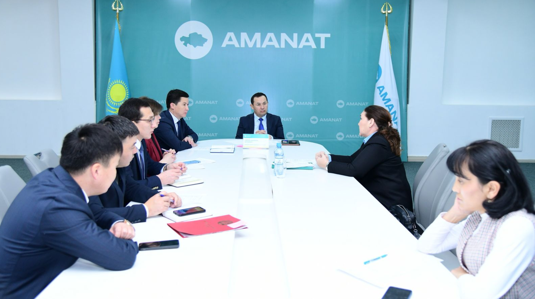 «AMANAT» республикалық қоғамдық қабылдау бөлмесі – шешімдер алаңы