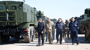 Парламент депутаттары әскери парадқа дайындық барысымен танысты