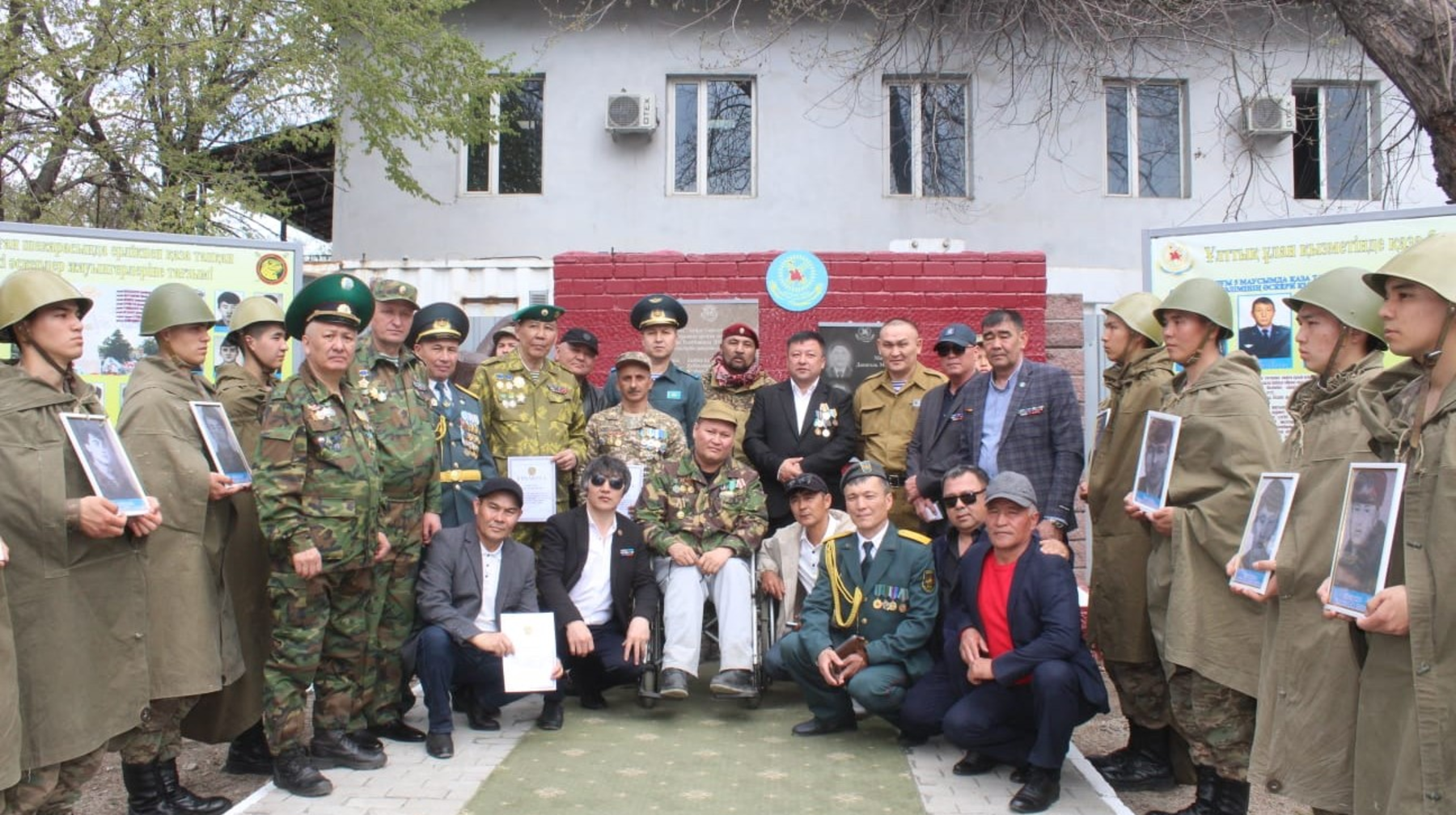 Алматыда қаза тапқан сарбаздарға ескерткіш тақта ашылды