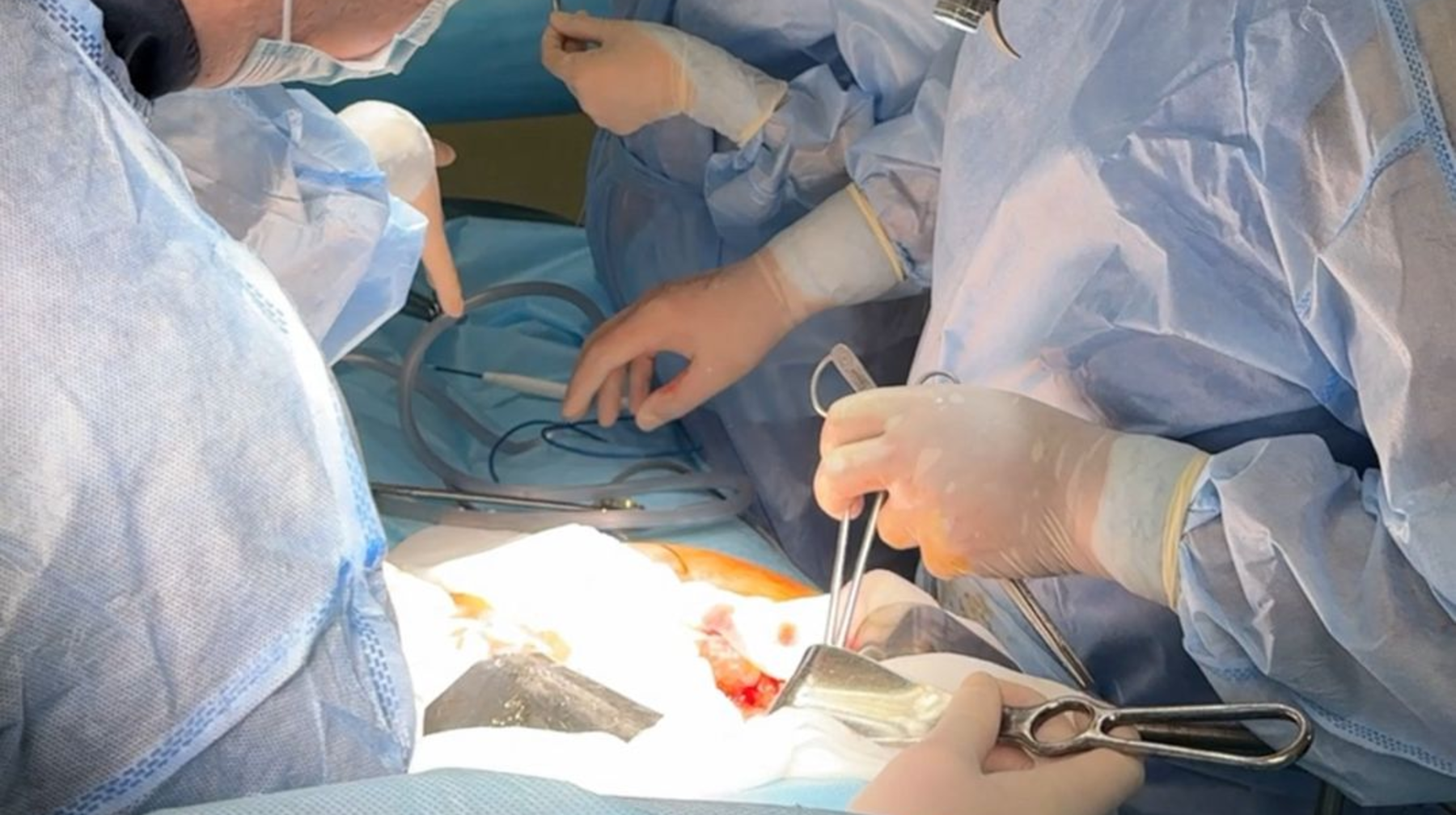 Алматы онкологиялық орталығында өңеш пен бүйрекке бір мезгілде екі күрделі ота сәтті жүргізілді