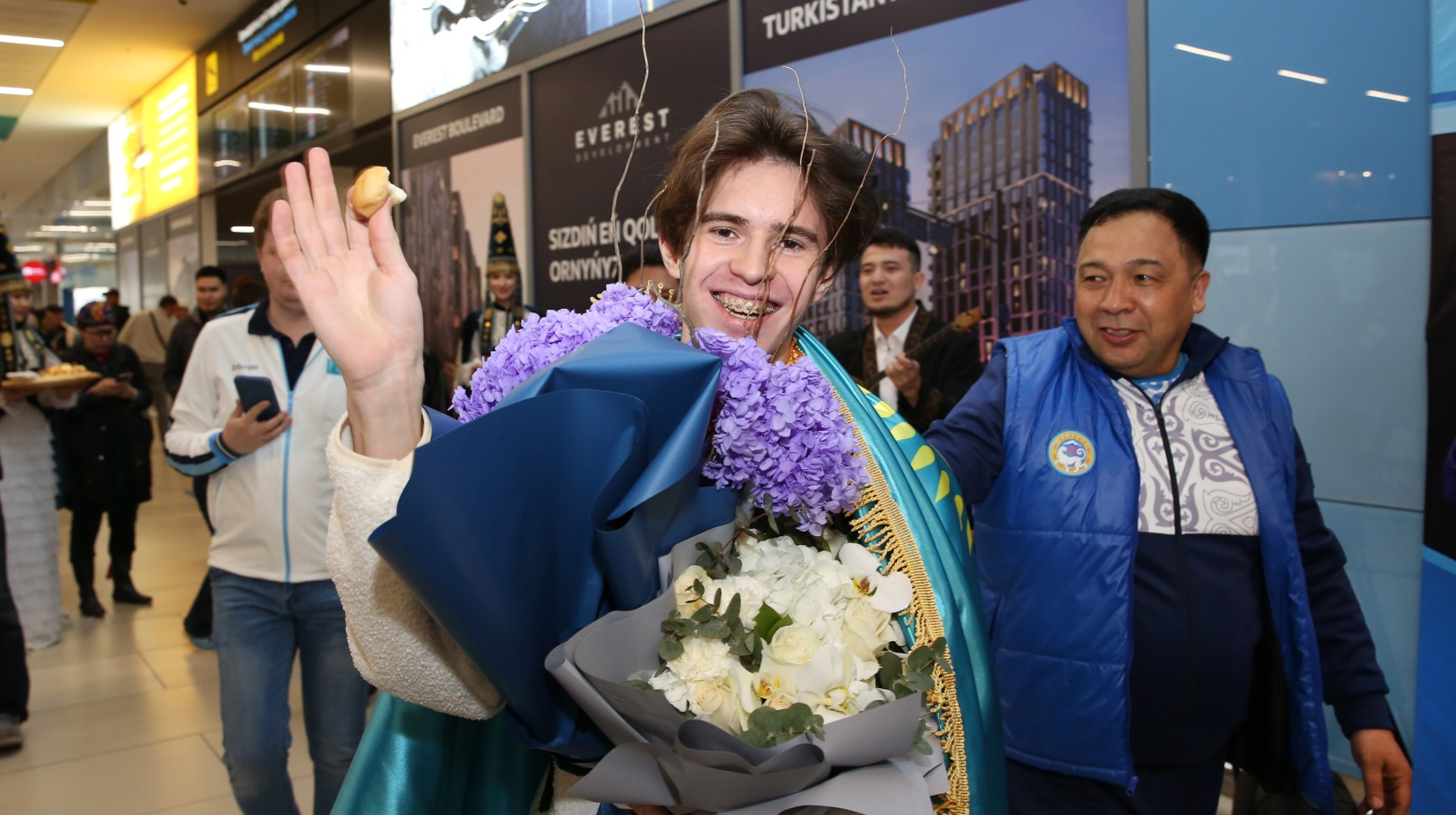 Михаил Шайдоров Алматыға оралды