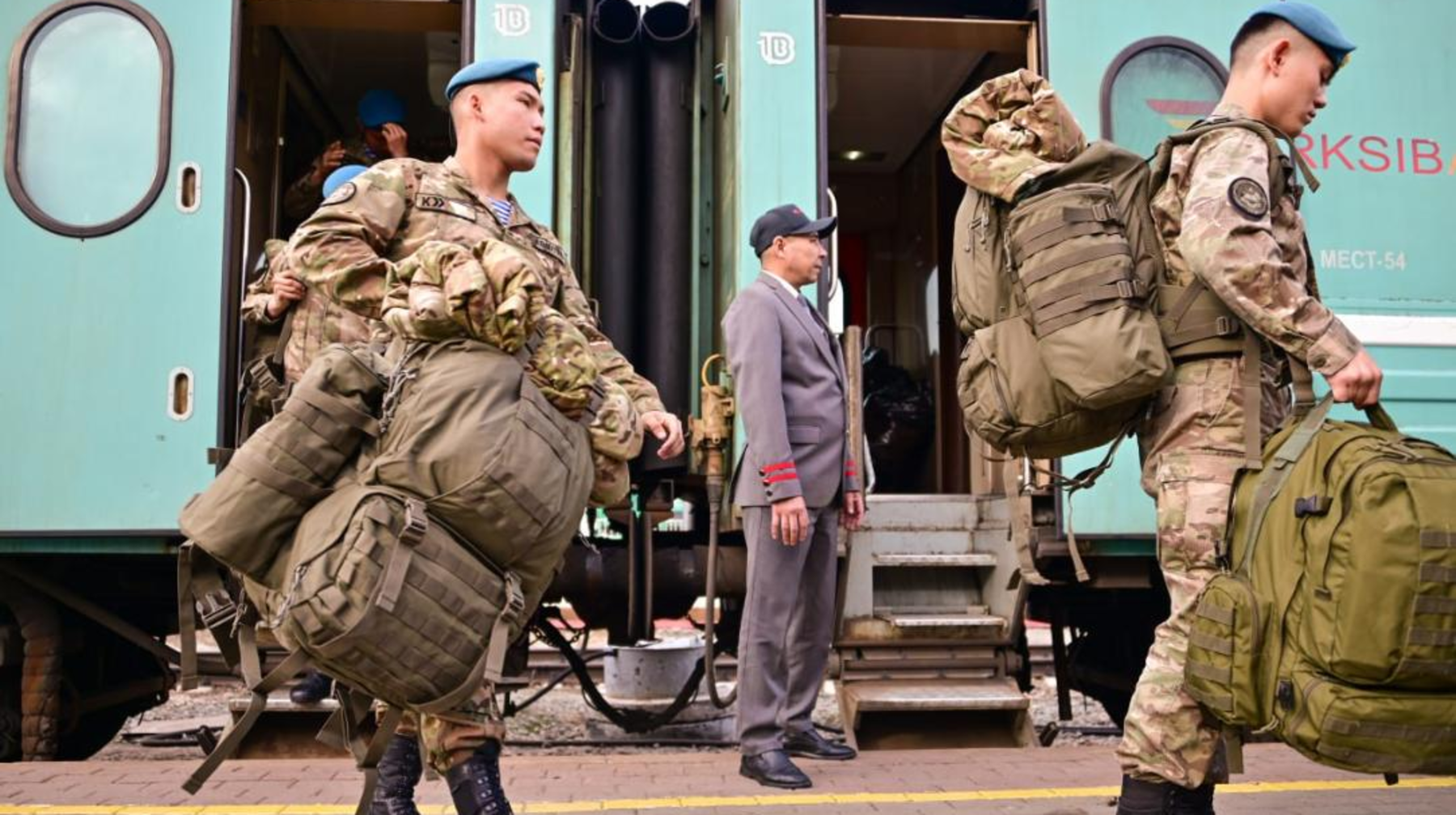 Құрлық әскерлері әскери институтының курсанттары Жеңіс парадына қатысуға елордаға жетті