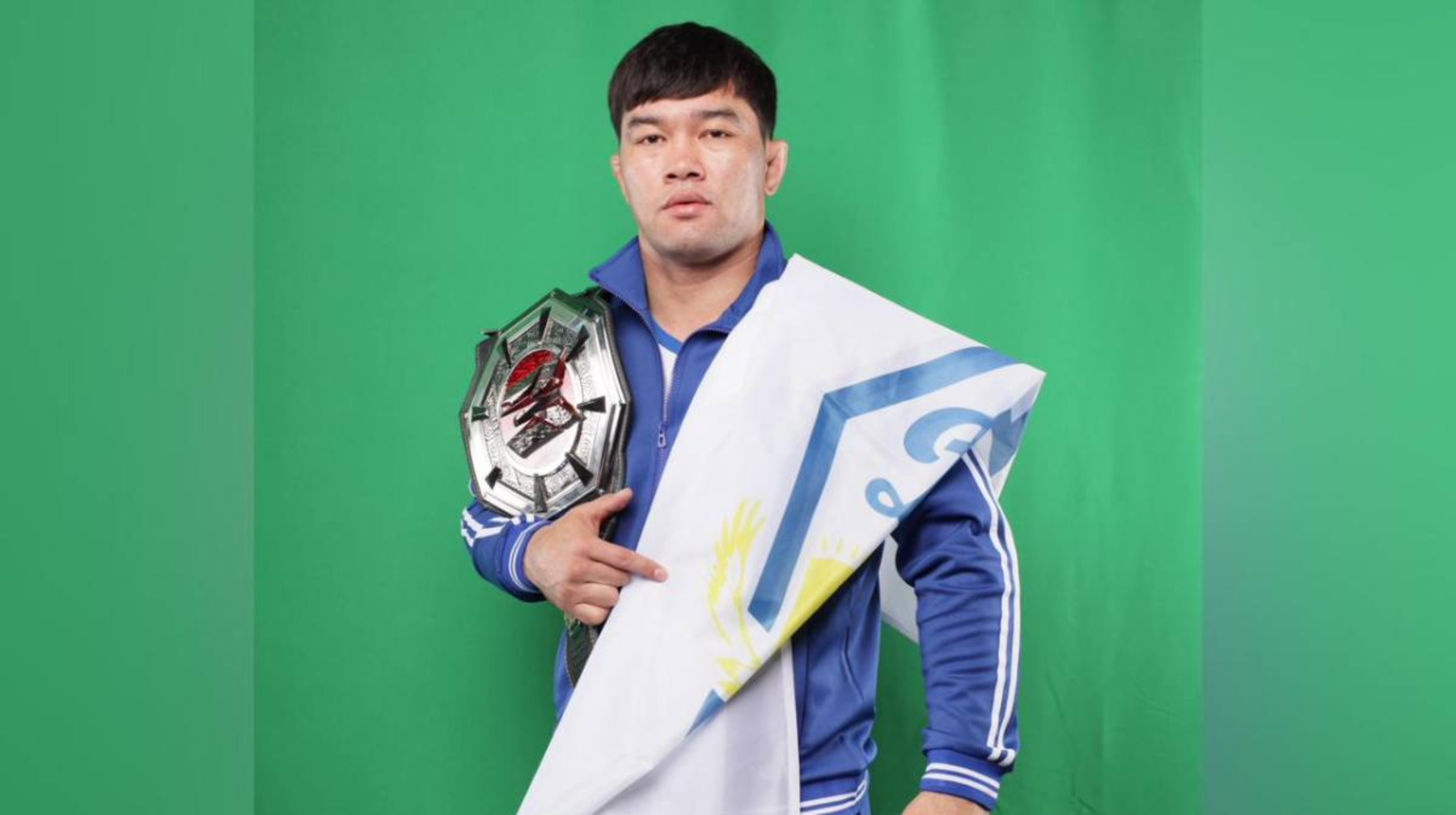 Аралас жекпе-жек әлемін бағындырған полицей  