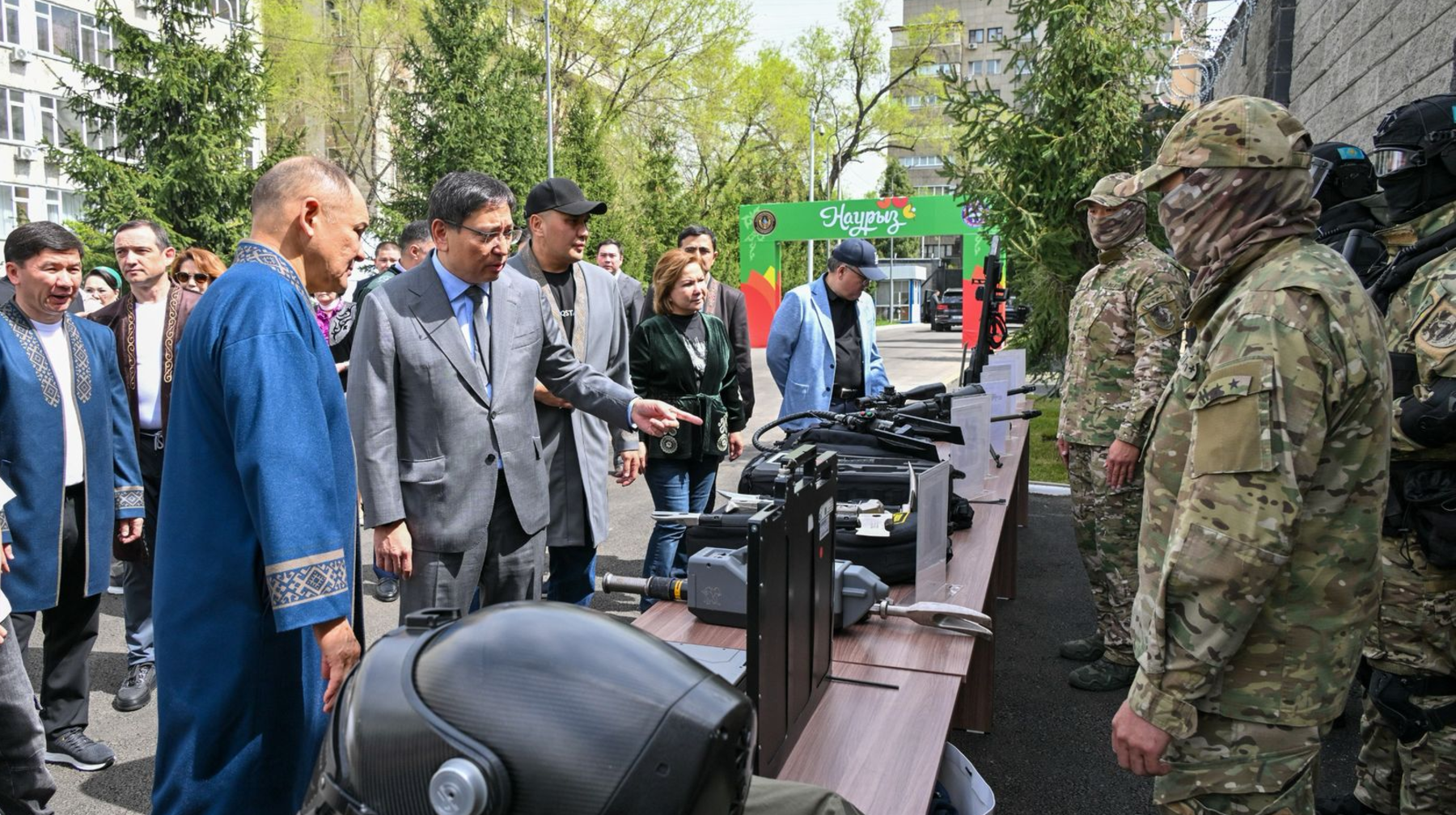 Алматы әкімі Ерболат Досаев қалалық Полиция департаментінің жаңартылған инфрақұрылымымен танысты
