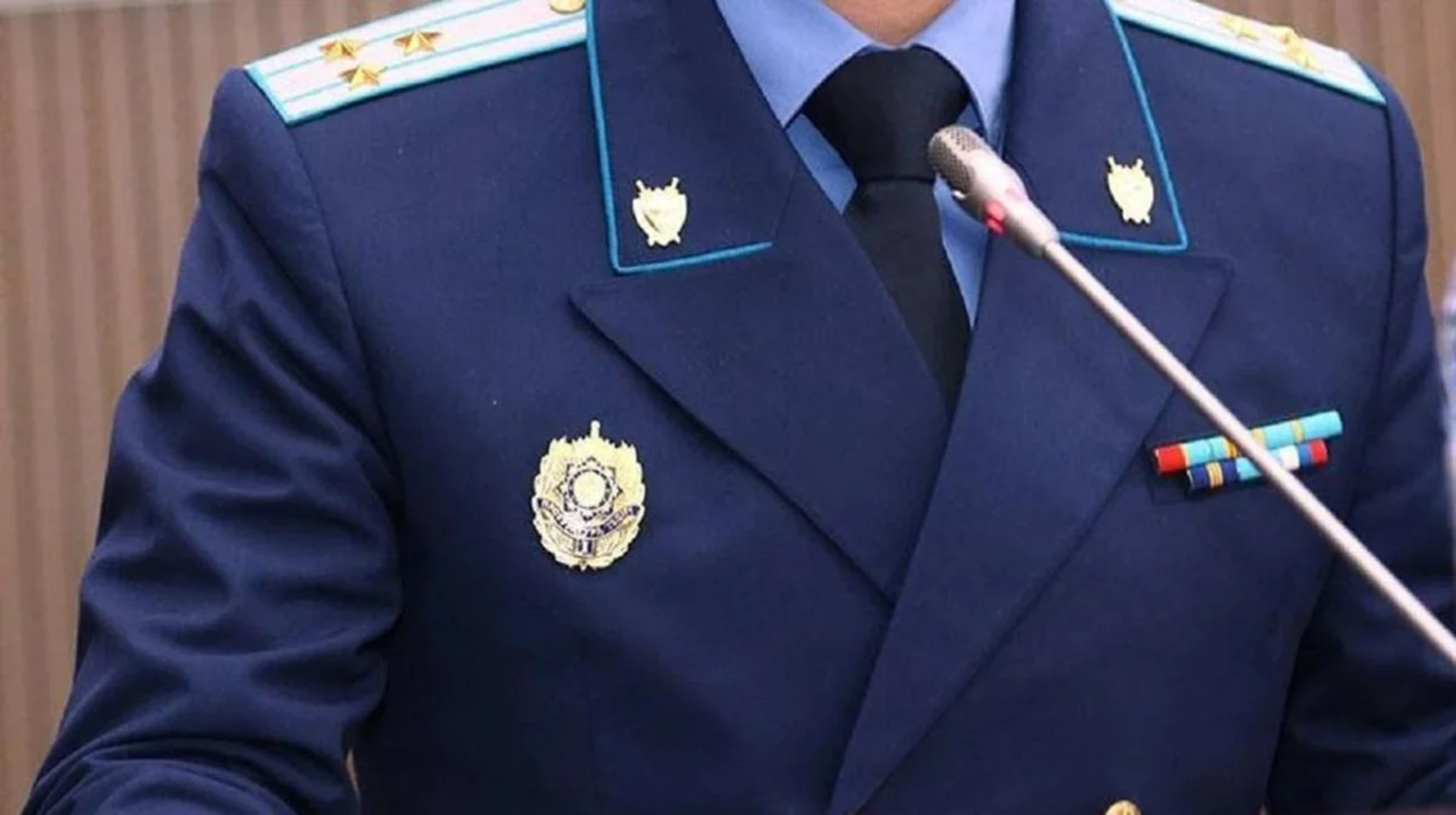 Алматыда полиция қызметкеріне шабуыл жасағандар сотталды