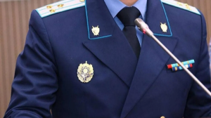 Алматыда полиция қызметкеріне шабуыл жасағандар сотталды