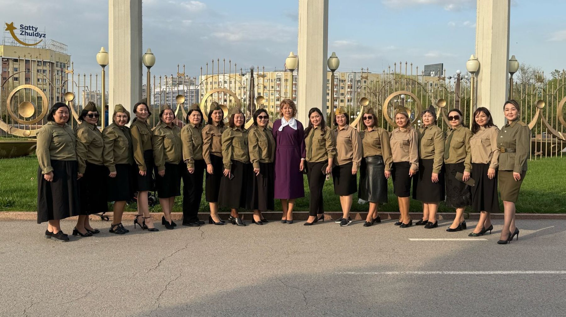 Бостандық ауданында білім саласы жетекшілері патриоттық ән шырқады