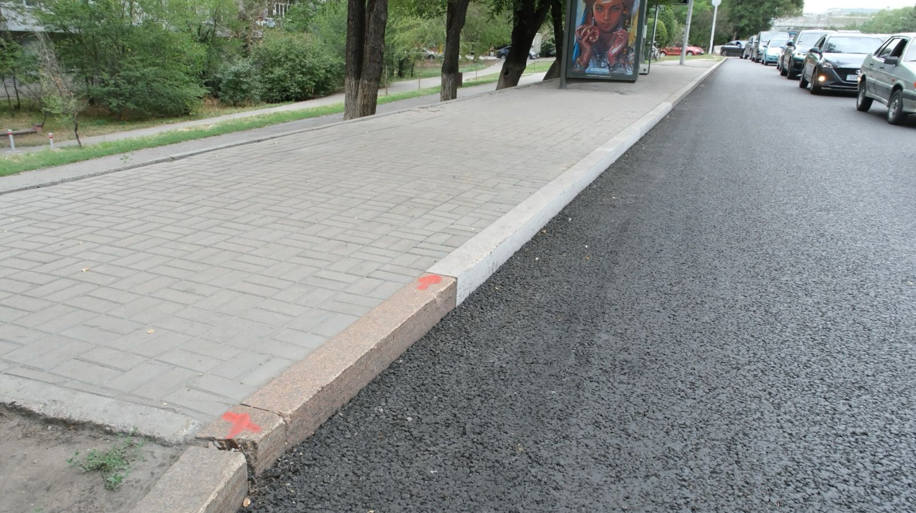 Алматыда BRT құрылысы кезінде қайта пайдалануға болмайтын бүлінген жиектер ғана ауыстырылады