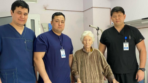 Алматылық травматологтар ғасыр жасаған кейуананы қайта аяққа тұрғызды