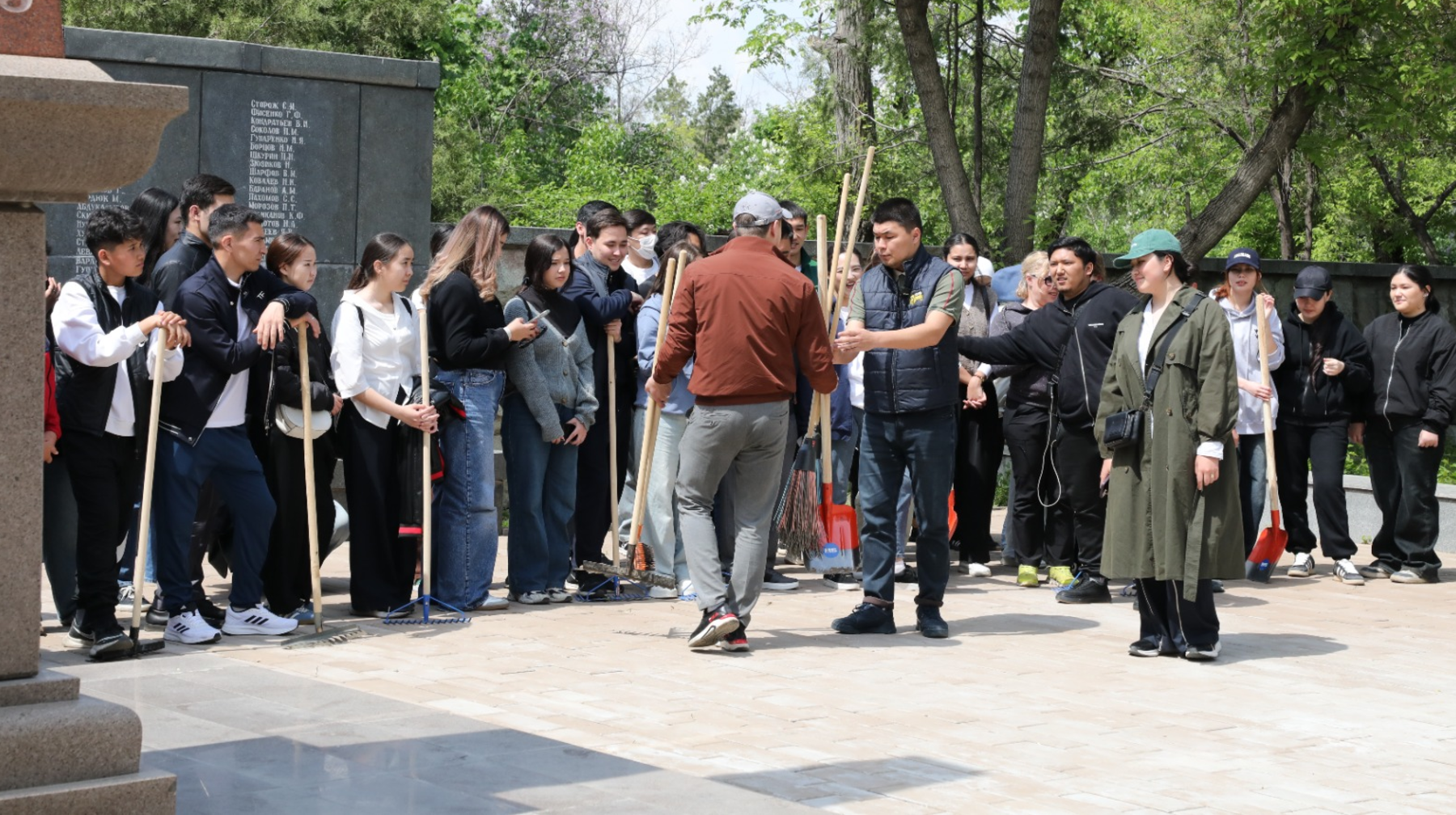 Тазалық пен тағзым - ұрпақ міндеті