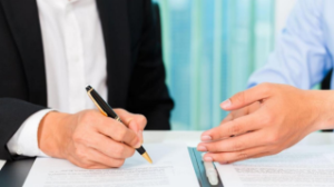 Олар сізді өздері тауып алады: жалған заңгерлер қалай әрекет етеді?