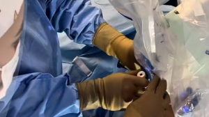 Алматыда есту қабілетінен айырылған балаларға кохлеарлы имплант орнатылады