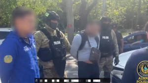Алматыда алаяқтық жасады деген күдікпен бір топ адам ұсталды 