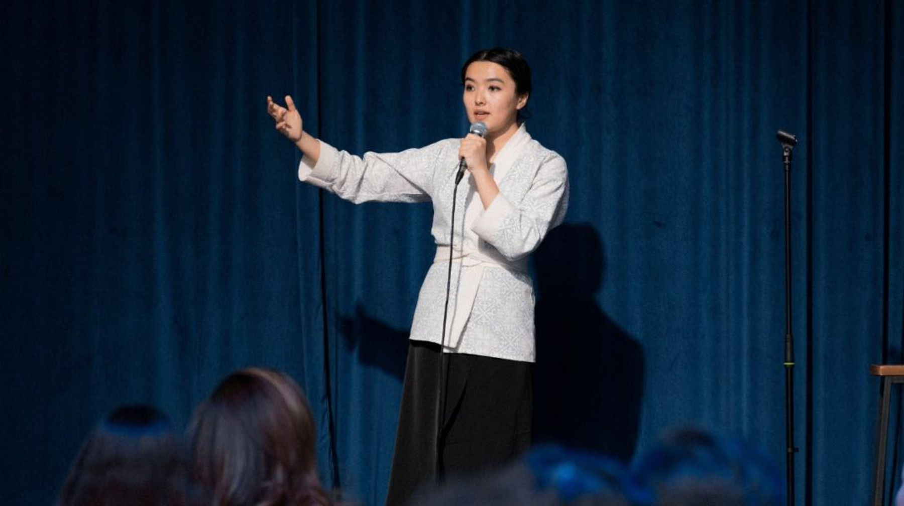 Қарағандыда Қазақстандағы алғашқы ағылшын тіліндегі стендап-спешлдің түсірілімі өтті