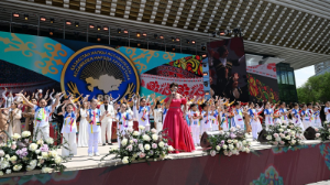 «Бірлігі жарасқан Алматы»: қала достық пен бейбітшілік мерекесін атап өтті