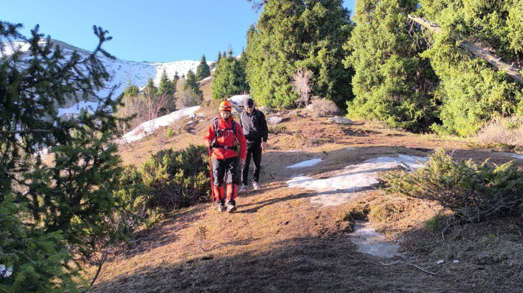 ТЖМ құтқарушылары Алматы тауларында адасып кеткен екі туристі тапты