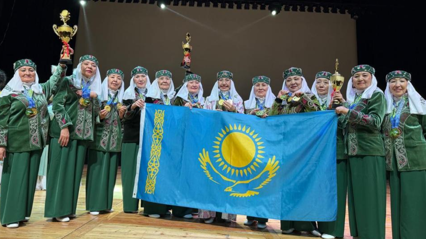 Астаналық әжелер ансамблі Ташкентте өткен халықаралық байқауда бас жүлде иеленді
