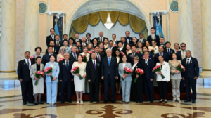 Мемлекет басшысы мәдениет пен өнер қызметкерлерін марапаттады