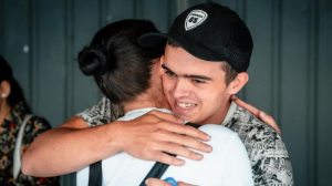 Алматылықтар әскерге шақырылушыларды салтанатты жағдайда шығарып салды