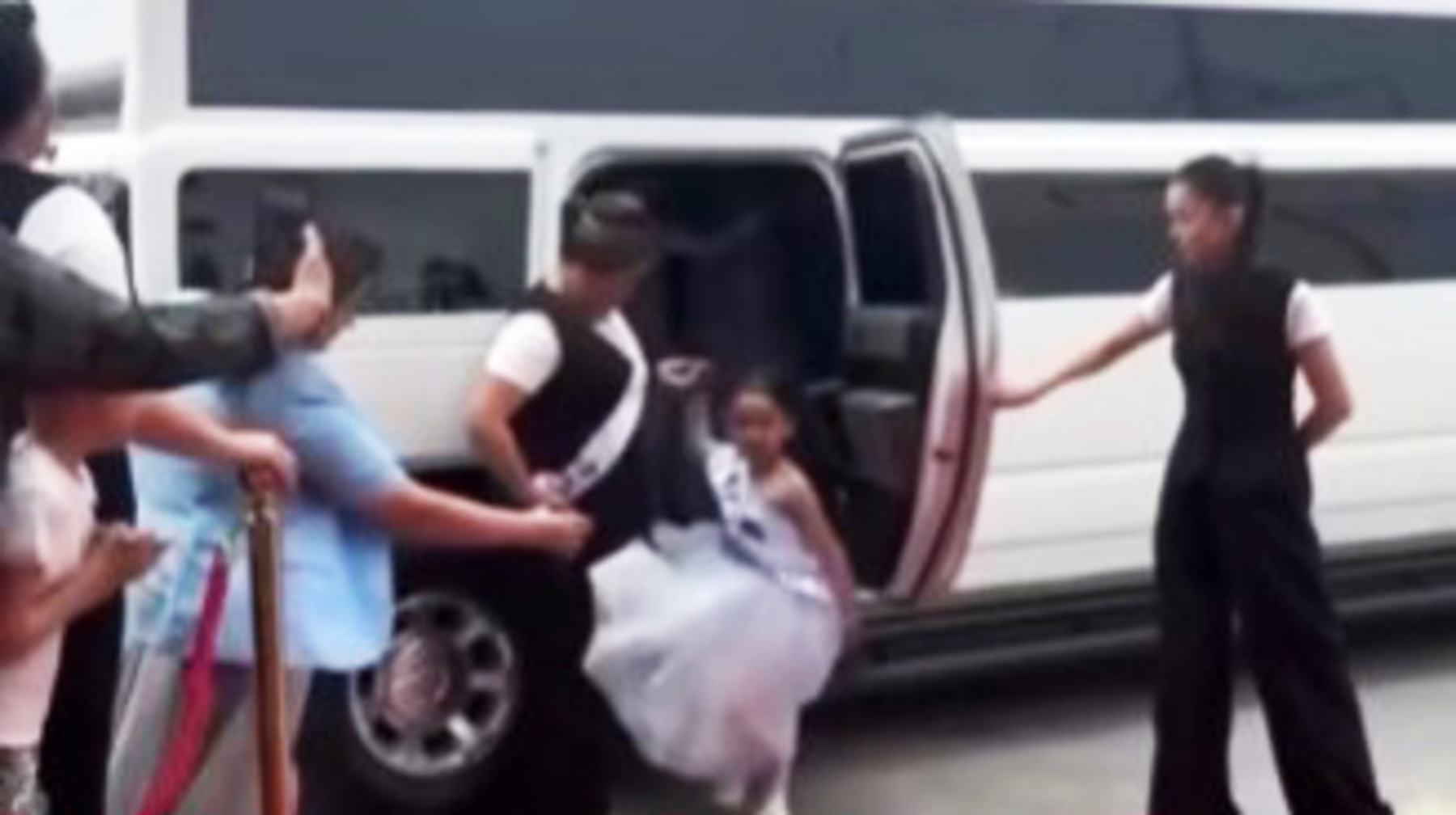 Бес жасар балаға лимузин мен файер-шоу керек пе?